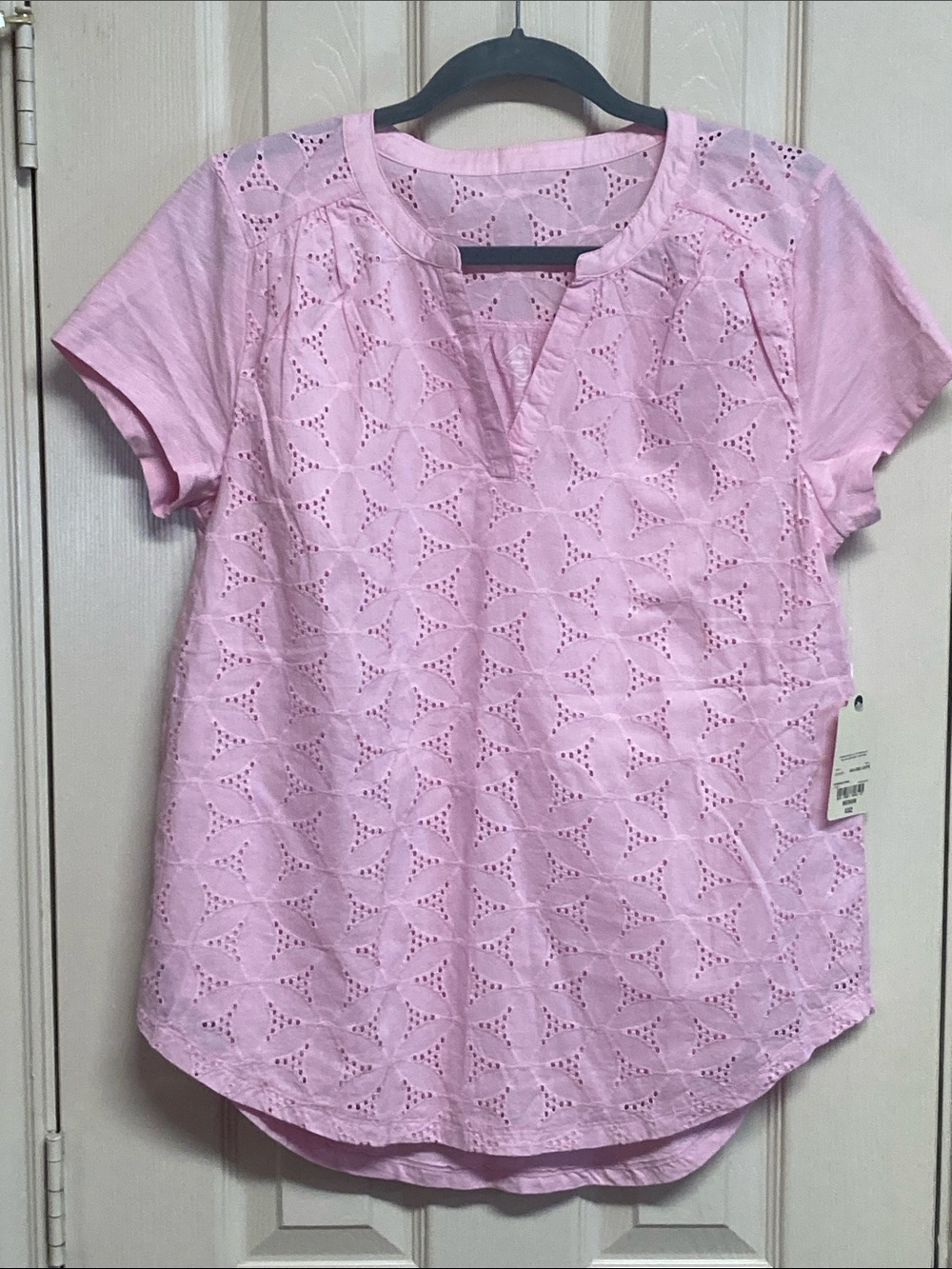 St. John’s Bay Pink Eyelet Tee Split Neck Short Sleeves Sz M NWT